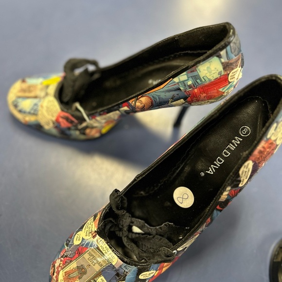 Wild Diva Comic Print Heels - Picture 7 of 7